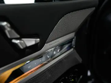 BMW 740d xDrive M SPORT PRO Sky-Lou. Autotür. FOND