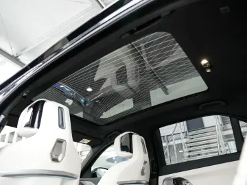 BMW 740d xDrive M SPORT PRO Sky-Lou. Autotür. FOND