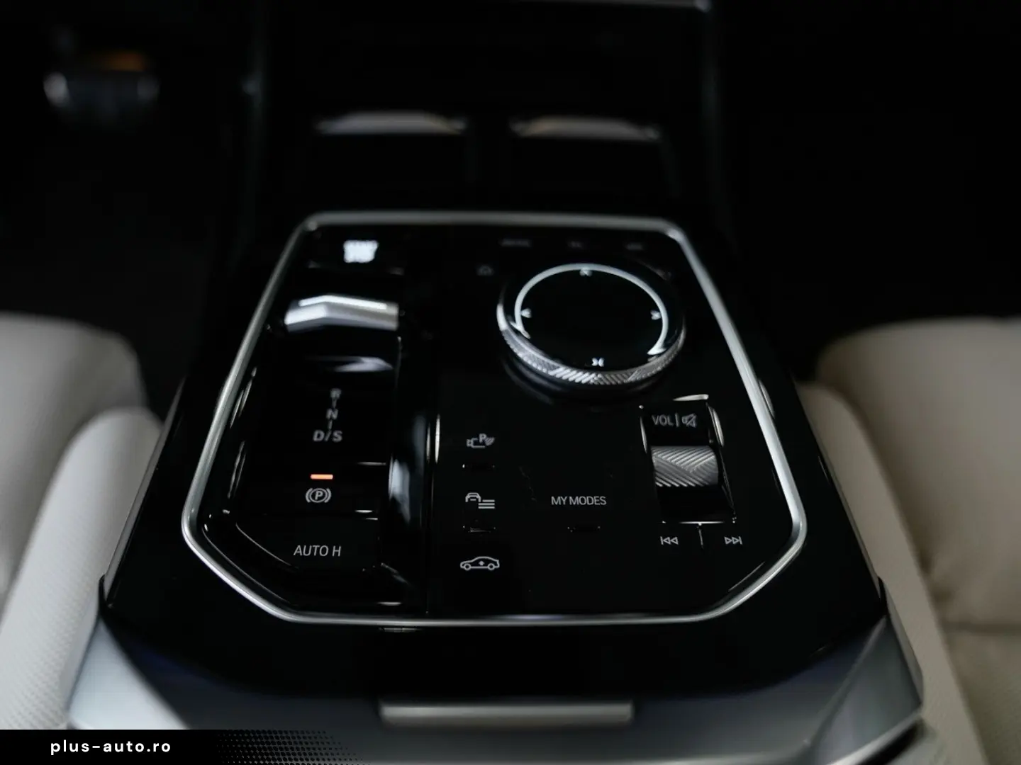 BMW 740d xDrive M SPORT PRO Sky-Lou. Autotür. FOND