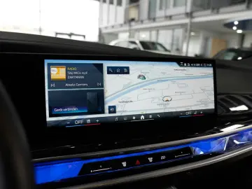 BMW 740d xDrive M SPORT PRO Sky-Lou. Autotür. FOND