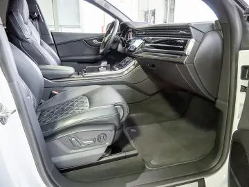 AUDI SQ8 4.0 TFSI quattro MATRIX NAVI AHK B&O STANDHZ