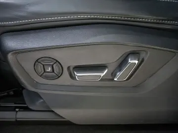 AUDI SQ8 4.0 TFSI quattro MATRIX NAVI AHK B&O STANDHZ