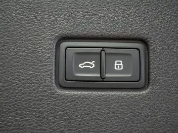 AUDI SQ8 4.0 TFSI quattro MATRIX NAVI AHK B&O STANDHZ