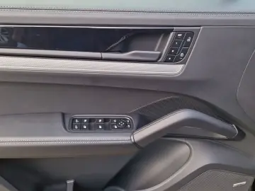 PORSCHE Cayenne SoftClose Bose Pano ACC HD-Matrix 360