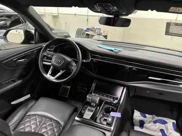AUDI SQ8 4.0 TFSI B&O ACC HuD LUFT PANO STHZG CARBON