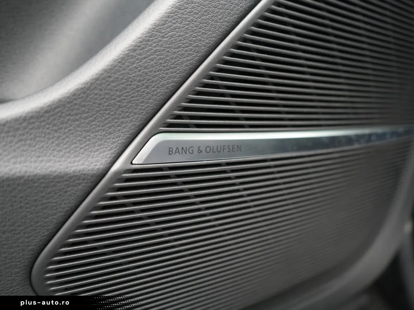 AUDI RS Q8 NACHTSICHT LEDER SITZBELÜ MASSAGE MEMORY