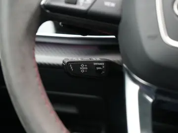 AUDI RS Q8 NACHTSICHT LEDER SITZBELÜ MASSAGE MEMORY