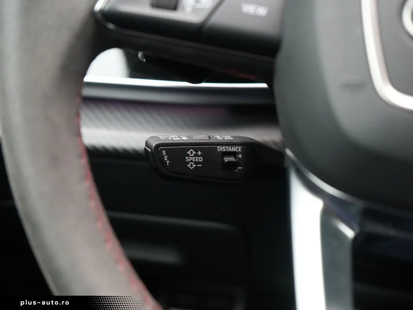 AUDI RS Q8 NACHTSICHT LEDER SITZBELÜ MASSAGE MEMORY