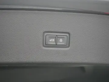 AUDI RS Q8 NACHTSICHT LEDER SITZBELÜ MASSAGE MEMORY