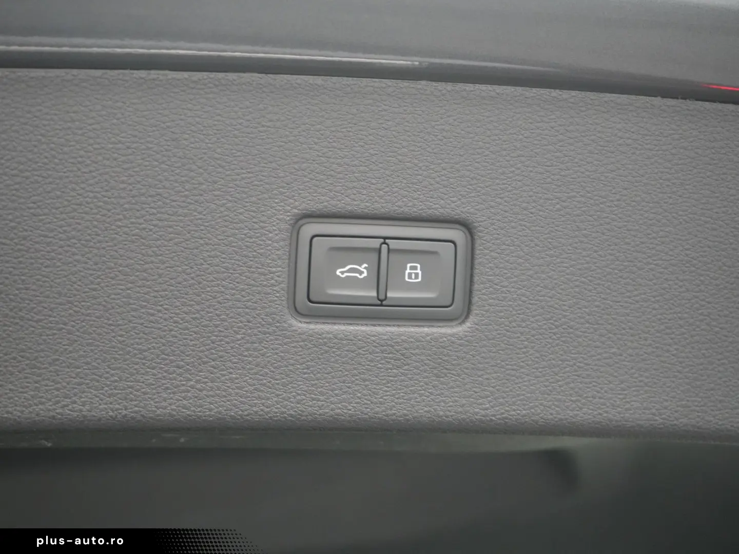 AUDI RS Q8 NACHTSICHT LEDER SITZBELÜ MASSAGE MEMORY