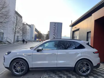 PORSCHE Cayenne E-Hyb Kreide · Inno · AHK · 14Wege  Bose