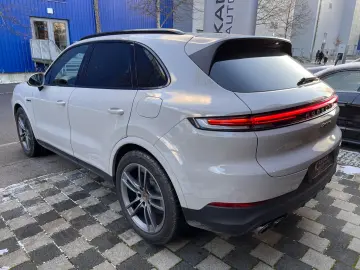 PORSCHE Cayenne E-Hyb Kreide · Inno · AHK · 14Wege  Bose