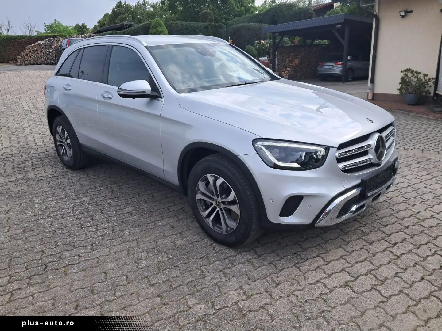 MERCEDES-BENZ GLC 300 d 4Matic LED NAVI KLIMAAUTOM