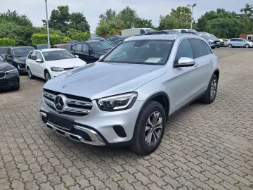MERCEDES-BENZ GLC 300 d 4Matic LED NAVI KLIMAAUTOM