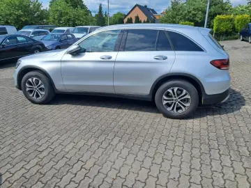 MERCEDES-BENZ GLC 300 d 4Matic LED NAVI KLIMAAUTOM
