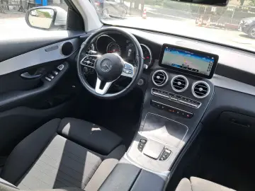 MERCEDES-BENZ GLC 300 d 4Matic LED NAVI KLIMAAUTOM