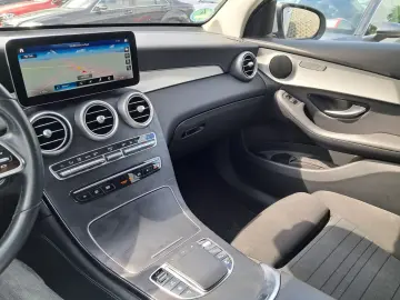 MERCEDES-BENZ GLC 300 d 4Matic LED NAVI KLIMAAUTOM