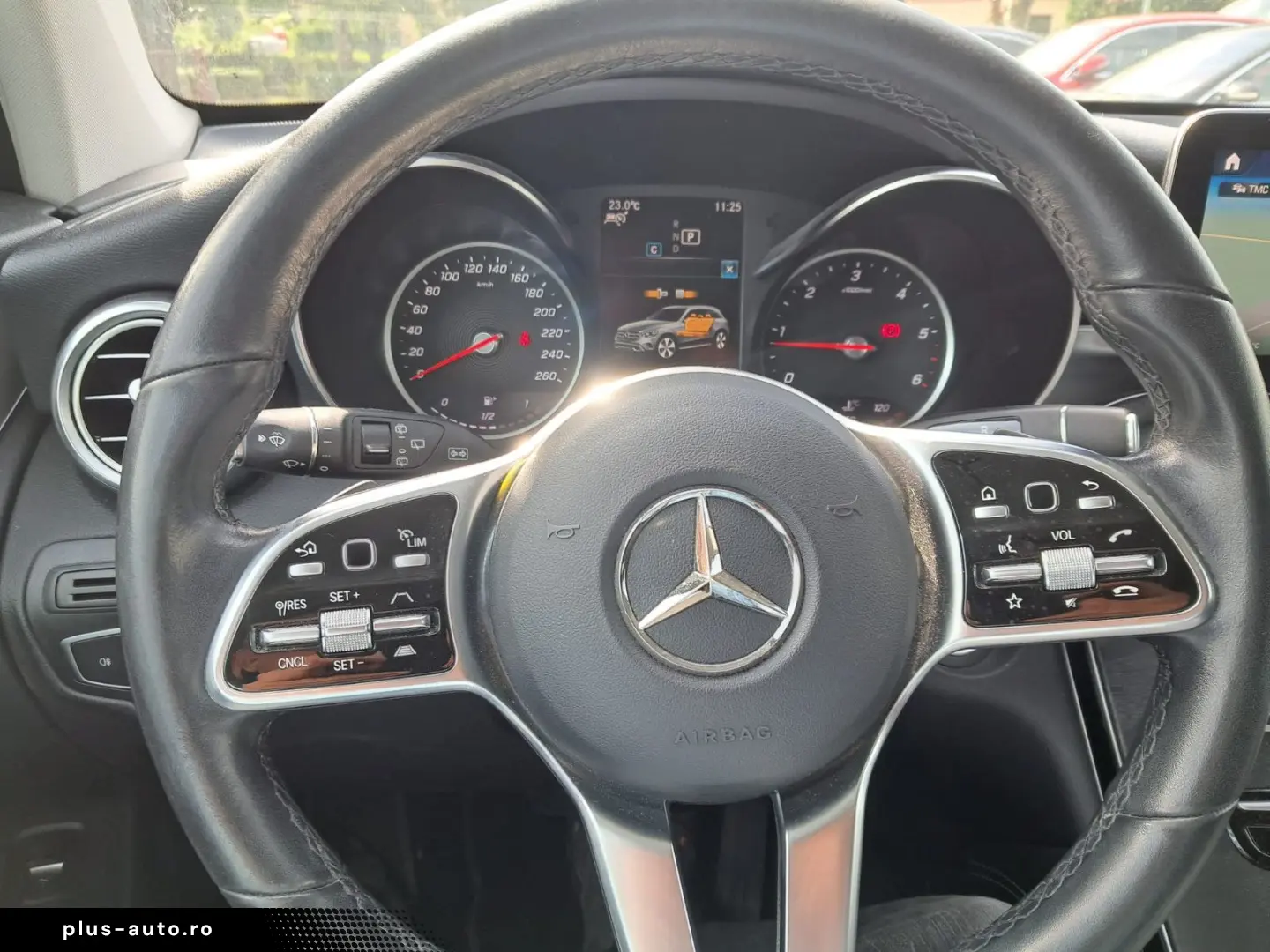 MERCEDES-BENZ GLC 300 d 4Matic LED NAVI KLIMAAUTOM