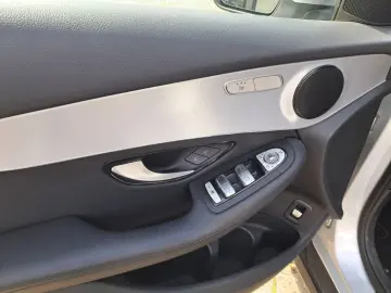 MERCEDES-BENZ GLC 300 d 4Matic LED NAVI KLIMAAUTOM