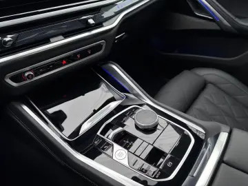 BMW X6 xDr30d M SPORT SoftCl AHK Pano