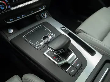 AUDI Q5 QUATTRO 45 TSI
