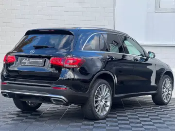 MERCEDES-BENZ GLC 300e 4Matic AMG LED FACELIFT AHK ACC ALC