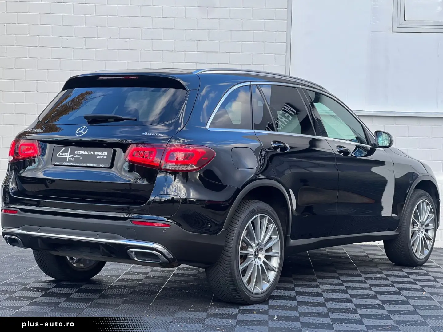 MERCEDES-BENZ GLC 300e 4Matic AMG LED FACELIFT AHK ACC ALC