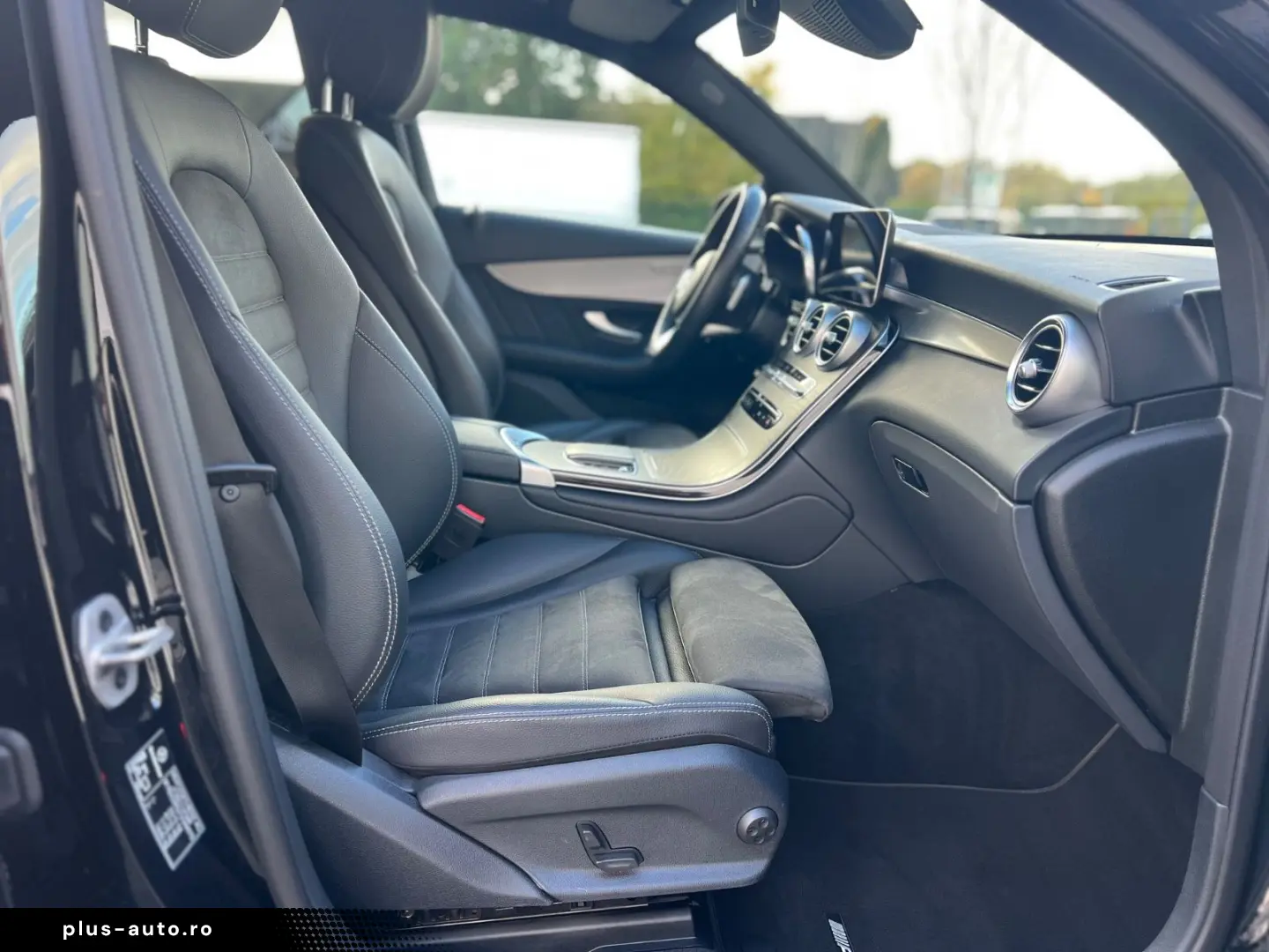 MERCEDES-BENZ GLC 300e 4Matic AMG LED FACELIFT AHK ACC ALC