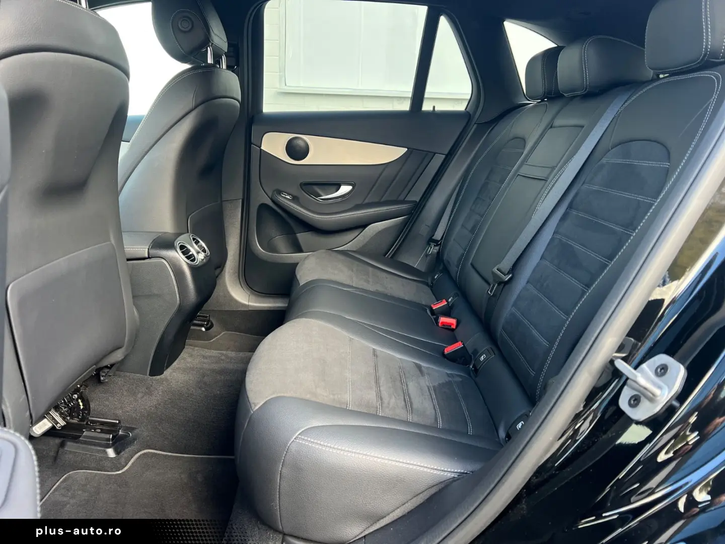 MERCEDES-BENZ GLC 300e 4Matic AMG LED FACELIFT AHK ACC ALC