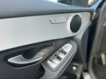 MERCEDES-BENZ GLC 300e 4Matic AMG LED FACELIFT AHK ACC ALC