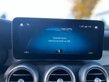 MERCEDES-BENZ GLC 300e 4Matic AMG LED FACELIFT AHK ACC ALC