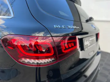 MERCEDES-BENZ GLC 300e 4Matic AMG LED FACELIFT AHK ACC ALC
