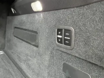 PORSCHE Cayenne E-Hybrid Pano. BOSE AHK Inno Luftf.