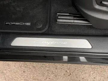 PORSCHE Cayenne E-Hybrid Pano. BOSE AHK Inno Luftf.