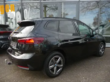 BMW 220i Active Tourer  Aut. PANO el.AHK LED NAVI