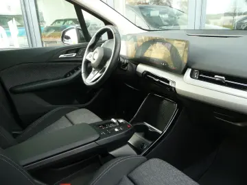 BMW 220i Active Tourer  Aut. PANO el.AHK LED NAVI