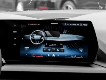 BMW 218d M DESIGN ADAPT.LED DA PA SHZ