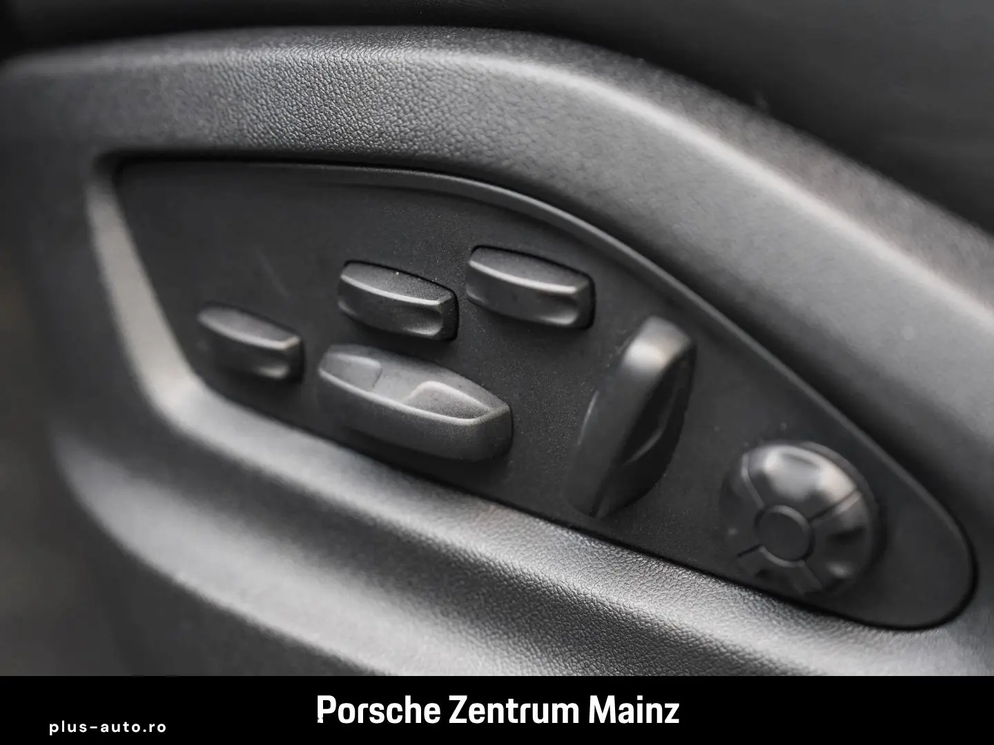 PORSCHE Cayenne S Coupe Innodrive 18Wege Anhängezugvor.