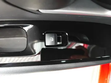 HYUNDAI TUCSON 1.6 T-GDI DCT PHEV Tractiune integrala