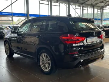 BMW X3 xDrive 30e Advantage LED PDC SHZ DAB Tempomat