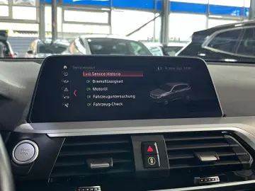 BMW X3 xDrive 30e Advantage LED PDC SHZ DAB Tempomat