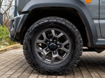 SUZUKI Jimny Comfort AllGrip NFZ TEMPOMAT.WINDE.SHZ.AHK