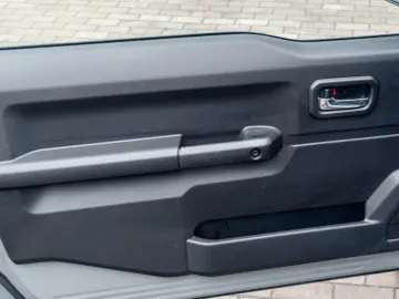 SUZUKI Jimny Comfort AllGrip NFZ TEMPOMAT.WINDE.SHZ.AHK