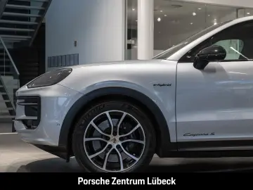 PORSCHE Cayenne S E-Hybrid Coupe HA-Lenkung InnoDrive