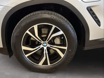 BMW X3 xDrive30e AHK LiveCockpitProf Head-Up PDC