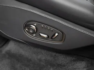 ASTON MARTIN DBX707   Carbon Twill   Duotone Interior