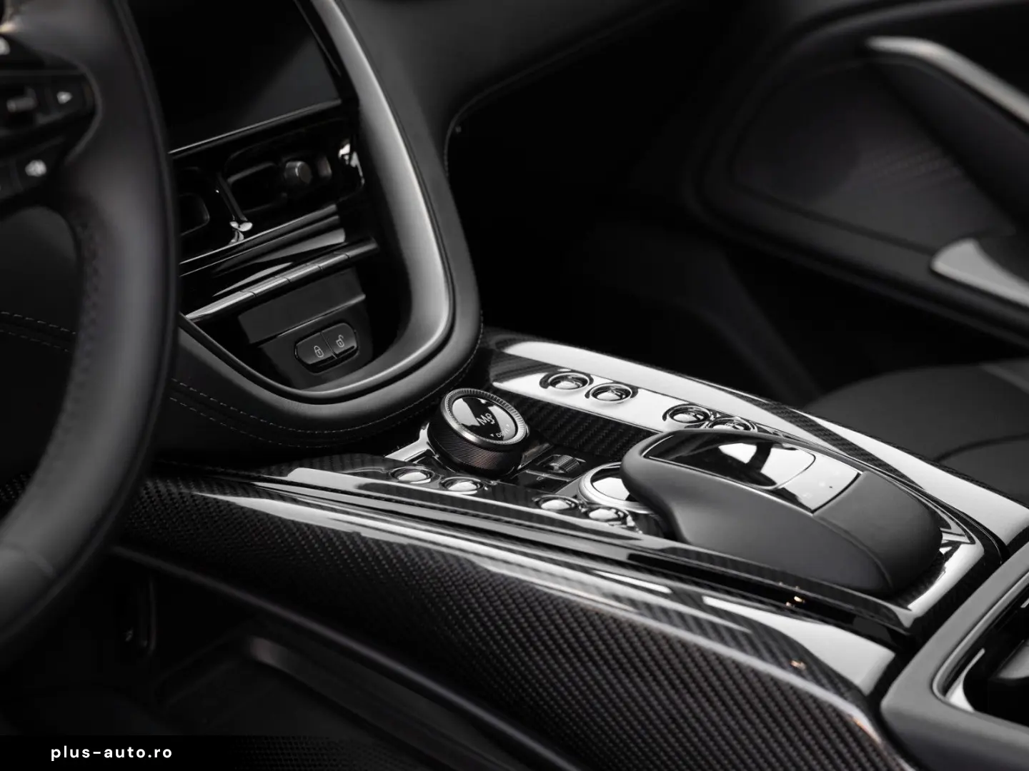ASTON MARTIN DBX707   Carbon Twill   Duotone Interior