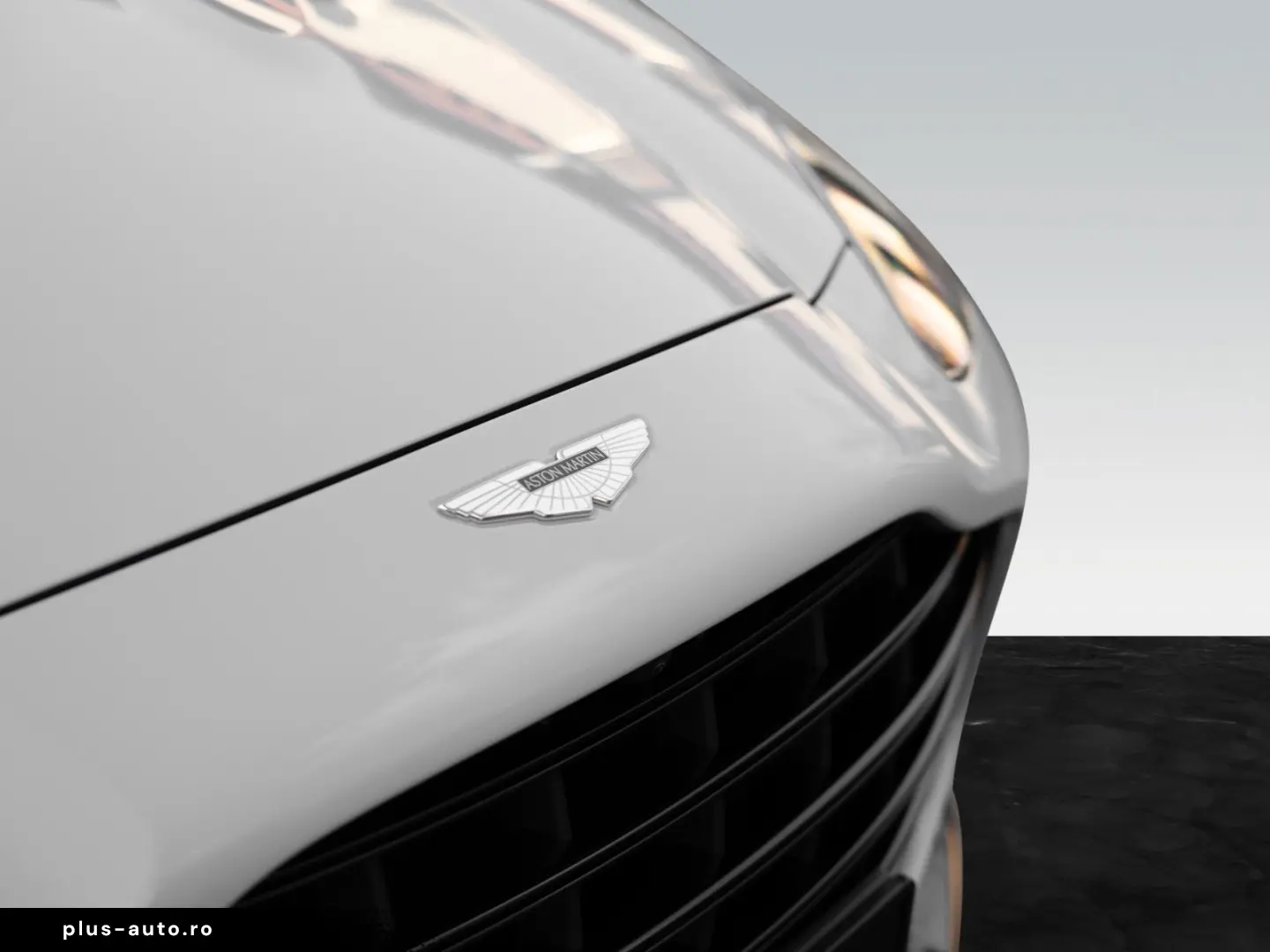 ASTON MARTIN DBX707   Carbon Twill   Duotone Interior