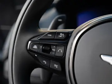 ASTON MARTIN DBX707   Carbon Twill   Duotone Interior