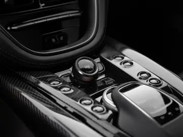 ASTON MARTIN DBX707   Carbon Twill   Duotone Interior